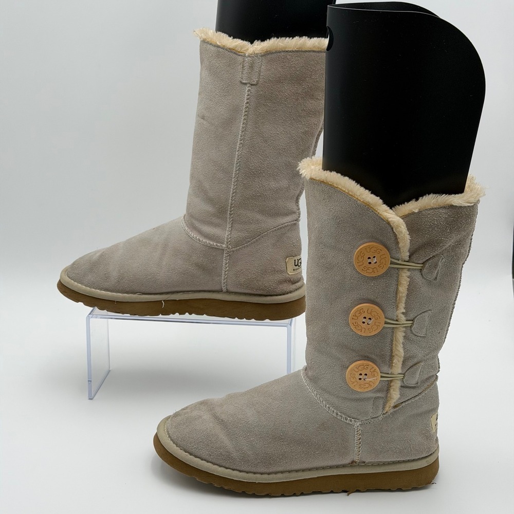 UGG Australia  Bailey Button Triplet Womens 8 Vintage Gray Suede Tall 1873